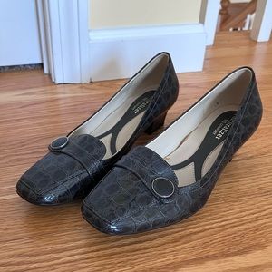 Reptile texture Naturalizer kitten heels